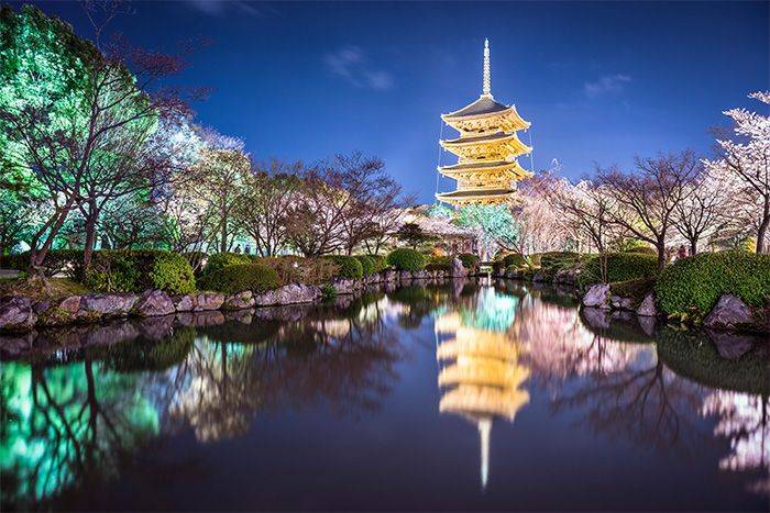 山東濟(jì)南夜景照明工程,樓體樓宇亮化工程,LED發(fā)光標(biāo)識(shí)工程,夜景景觀照明工程,夜景泛光照明,LED照明,LED發(fā)光字工程,亮化工程,LED外露發(fā)光字