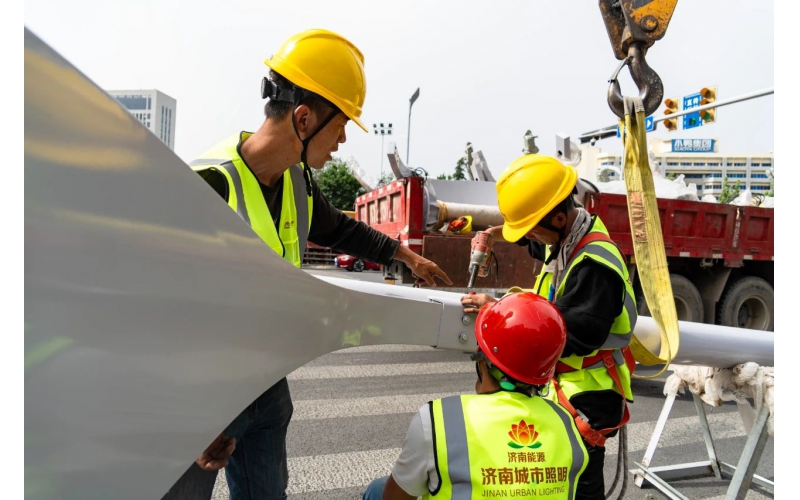 濟(jì)南工業(yè)南路LED路燈升級(jí)改造完成