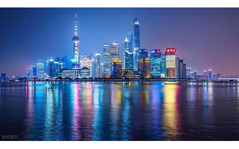 點(diǎn)亮樓宇夜景，煥活城市天際 —— 山東原實(shí)科技于樓體亮化工程之旅